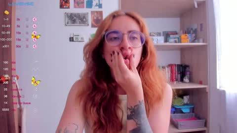Snapshot of linda_giggle chatting on 03-05-25, 04:46 Giggles online show from 03-05-25, 04:46