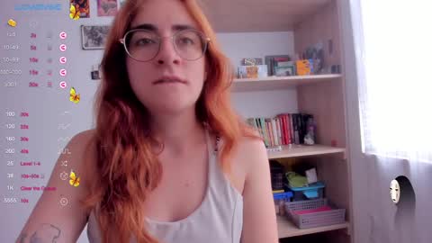 Snapshot of linda_giggle chatting on 03-10-25, 02:16 Giggles online show from 03-10-25, 02:16