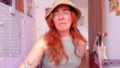 Snapshot of linda_giggle chatting on 09-22-25, 02:52 Giggles online show from 09-22-25, 02:52