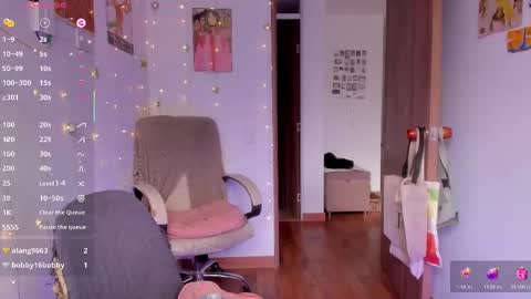 Giggles  online show from 09-24-25, 02:09