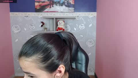 Linda  online show from 12-11-24, 01:06