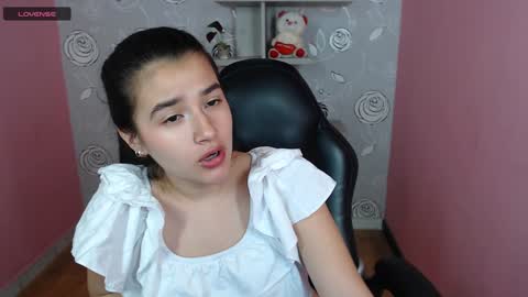Linda  online show from 12-21-24, 01:42