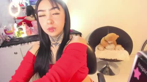 Snapshot of linda_milleer_ chatting on 04-23-26, 09:28 Lindaa maria online show from 04-23-26, 09:28