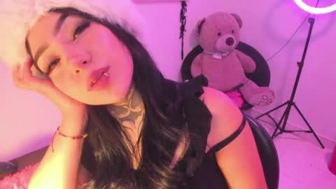Snapshot of linda_milleer_ chatting on 05-14-26, 07:15 Lindaa maria online show from 05-14-26, 07:15