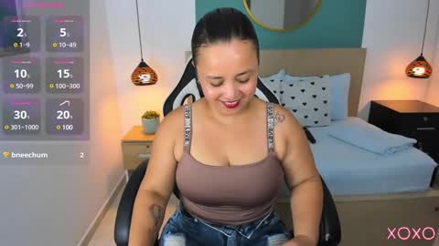 L I N D A online show from 03-06-25, 07:21