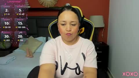 Snapshot of linda_rios_ chatting on 09-26-25, 07:51 L I N D A online show from 09-26-25, 07:51