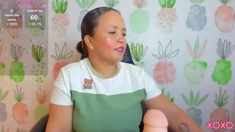 Snapshot of linda_rios_ chatting on 11-10-25, 08:30 L I N D A online show from 11-10-25, 08:30