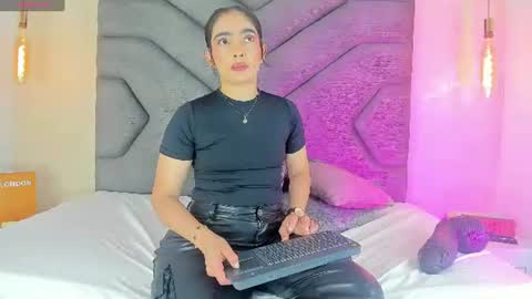 Linda Saenz online show from 06-21-26, 04:48