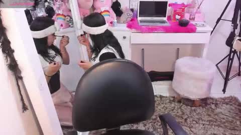 Snapshot of lindaa_miller chatting on 11-16-25, 06:30 linda miller online show from 11-16-25, 06:30