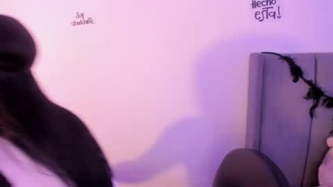 Snapshot of lindaa_miller chatting on 11-30-25, 02:48 linda miller online show from 11-30-25, 02:48