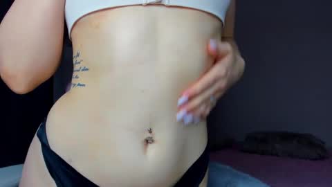 Snapshot of lindaa_rose chatting on 01-07-25, 08:31 linda Mon Tue Thu Fri Sun Sa GMT 3 1000pm - 1700pm online show from 01-07-25, 08:31