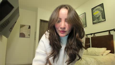 Snapshot of lindabluee chatting on 01-12-25, 11:04 Nia online show from 01-12-25, 11:04