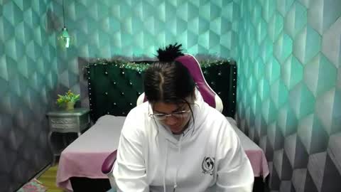    online show from 01-06-25, 04:26