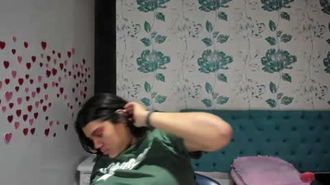    online show from 03-11-25, 04:07