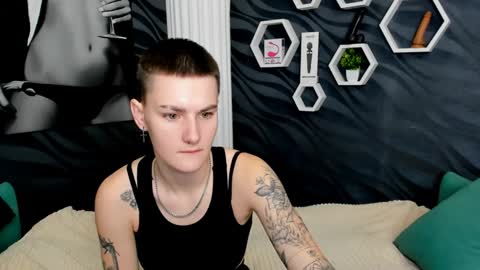 lindabryantt online show from 02-08-25, 03:19