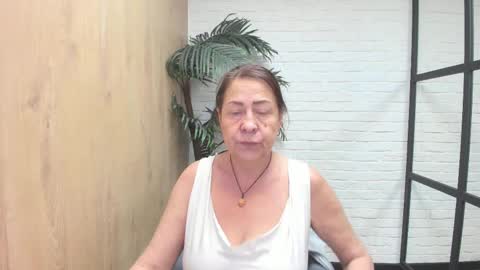 Snapshot of lindahottie chatting on 04-01-26, 05:08 Linda online show from 04-01-26, 05:08