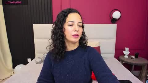 Linda online show from 10-05-25, 01:37