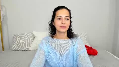 Linda online show from 06-19-26, 01:32