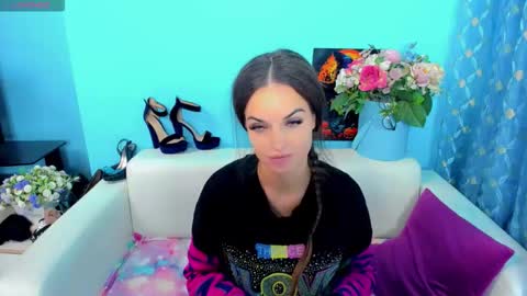 Snapshot of lindaliiii chatting on 10-06-25, 03:15 Linda online show from 10-06-25, 03:15