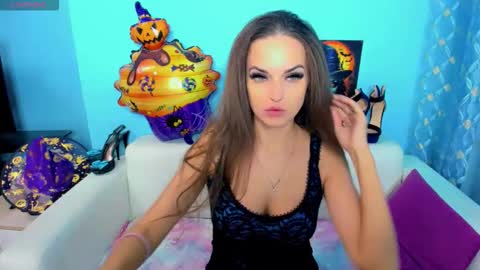 Snapshot of lindaliiii chatting on 11-01-25, 02:13 Linda online show from 11-01-25, 02:13