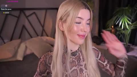 Snapshot of lindathacker chatting on 03-16-26, 04:18 your Linda is back online show from 03-16-26, 04:18