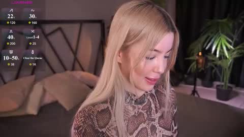 Snapshot of lindathacker chatting on 03-16-26, 05:44 your Linda is back online show from 03-16-26, 05:44