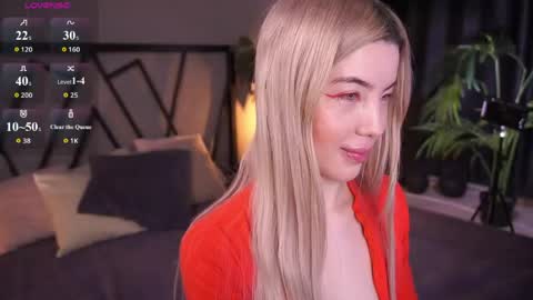 Snapshot of lindathacker chatting on 03-21-26, 08:19 your Linda is back online show from 03-21-26, 08:19