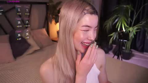 Snapshot of lindathacker chatting on 03-26-26, 04:29 your Linda is back online show from 03-26-26, 04:29