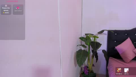 Snapshot of lindsay_tay chatting on 04-20-26, 03:20 Linda online show from 04-20-26, 03:20