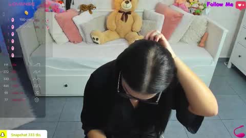 Alexandra online show from 10-20-25, 04:02