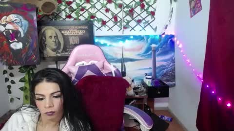 Snapshot of lindsey_2023 chatting on 12-04-24, 05:27 lindsey_2023 online show from 12-04-24, 05:27