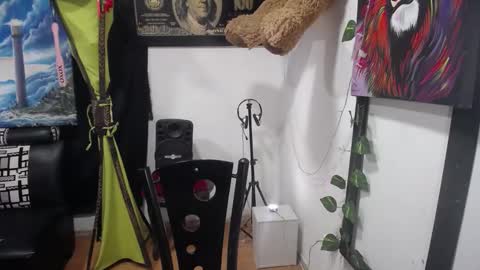 Snapshot of lindsey_2023 chatting on 02-27-25, 06:50 lindsey_2023 online show from 02-27-25, 06:50