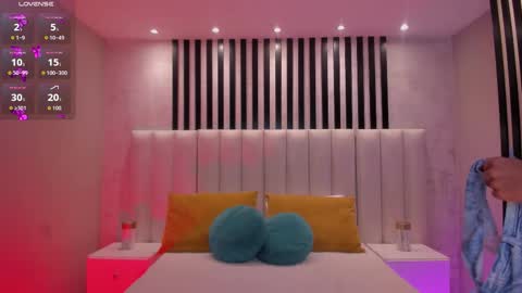 Lin  online show from 11-08-25, 04:45