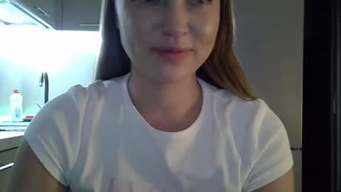 Anna online show from 10-28-25, 01:36