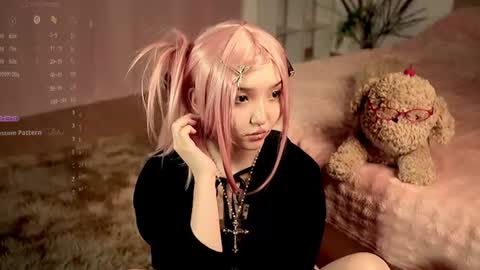 Linh -   online show from 06-29-26, 10:32