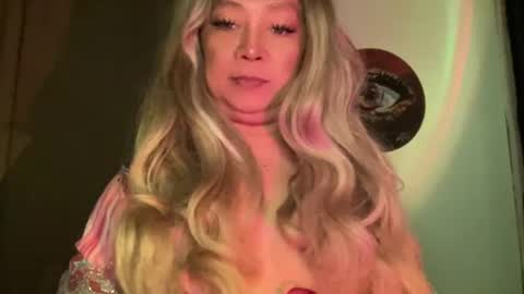 Snapshot of linkingqueens69 chatting on 06-29-26, 10:15 linkingqueens69 online show from 06-29-26, 10:15