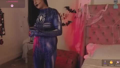 Snapshot of linoshka_1 chatting on 10-23-25, 09:02 Luciana online show from 10-23-25, 09:02