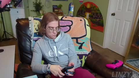 Snapshot of linzy19 chatting on 02-12-25, 03:16 Linzy19 online show from 02-12-25, 03:16