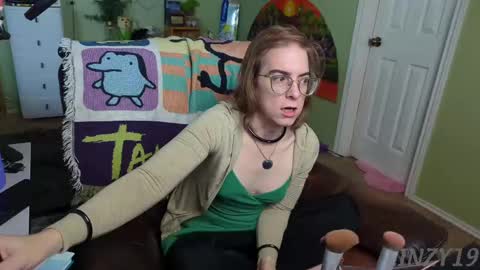 Snapshot of linzy19 chatting on 02-20-25, 03:52 Linzy19 online show from 02-20-25, 03:52