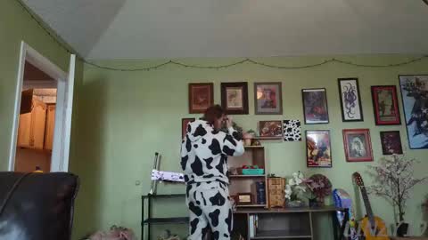 Snapshot of linzy19 chatting on 12-05-25, 04:14 Linzy19 online show from 12-05-25, 04:14