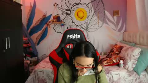 Snapshot of linzybaner chatting on 01-05-25, 11:12 LinzyBaner online show from 01-05-25, 11:12