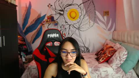 Snapshot of linzybaner chatting on 01-08-25, 01:11 LinzyBaner online show from 01-08-25, 01:11
