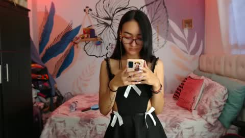 Snapshot of linzybaner chatting on 01-10-25, 10:46 LinzyBaner online show from 01-10-25, 10:46
