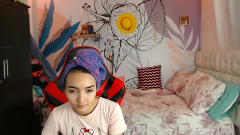 Snapshot of linzybaner chatting on 01-23-25, 12:57 LinzyBaner online show from 01-23-25, 12:57