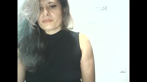 lionessmom online show from 11-10-25, 06:12