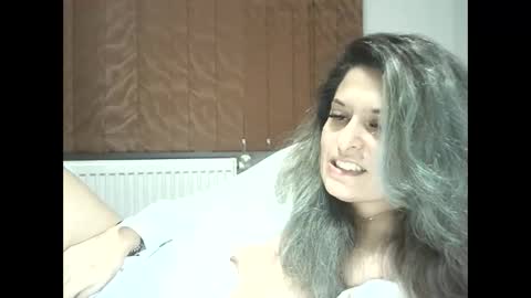 lionessmom online show from 11-18-25, 11:15