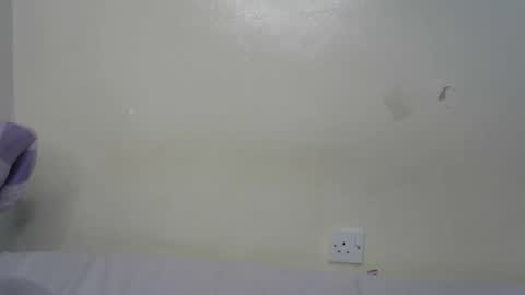 lionesss_ online show from 10-06-25, 07:28