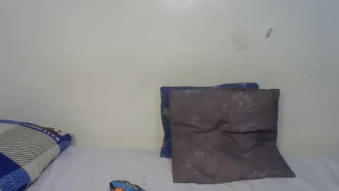 lionesss_ online show from 10-24-25, 05:53