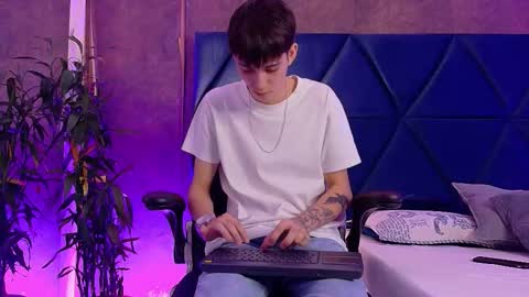 LION FOSTER online show from 02-11-26, 10:26