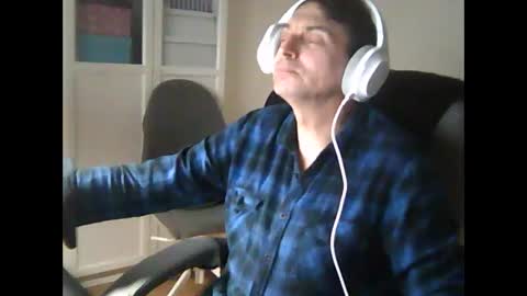Snapshot of liongr69 chatting on 03-08-25, 10:13 liongr69 online show from 03-08-25, 10:13
